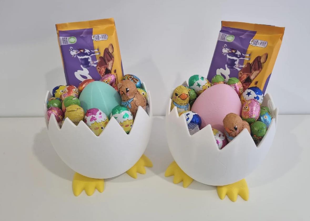 Easter Cracked Egg Sweets Holder