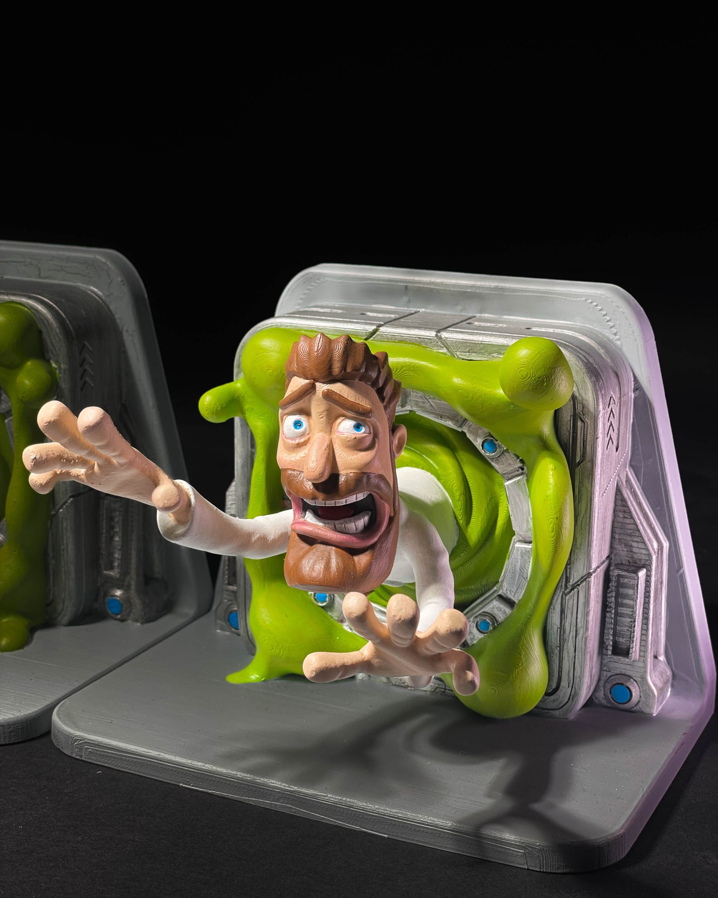 Uncoloured Portalled Book Ends