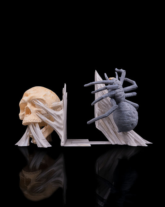 Uncoloured Thread Of Horror Book Ends